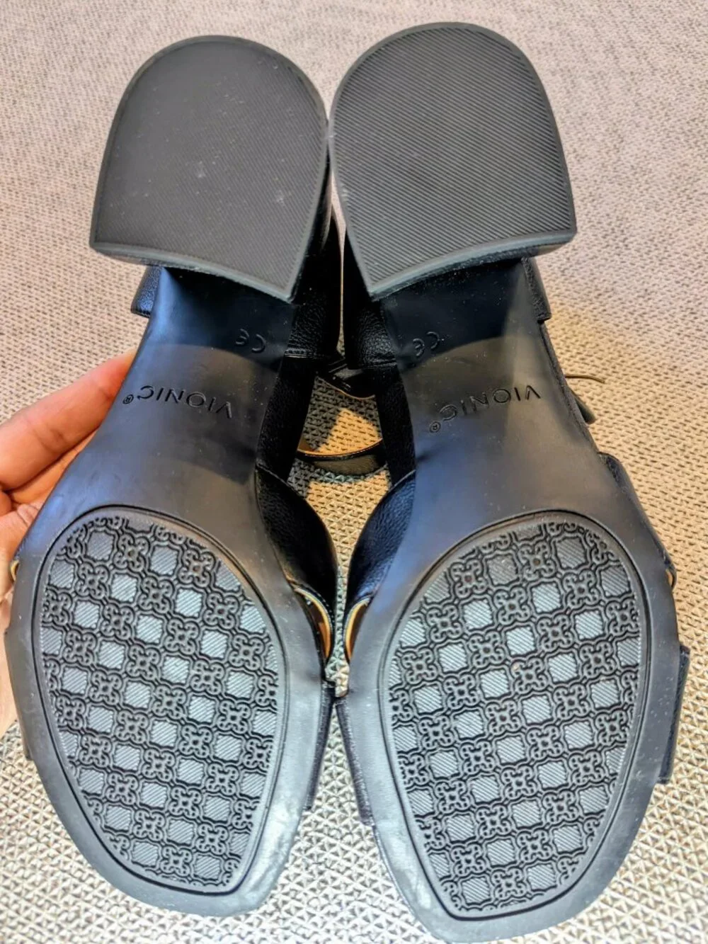 Vionic Black Block Heel Sandals Size 7